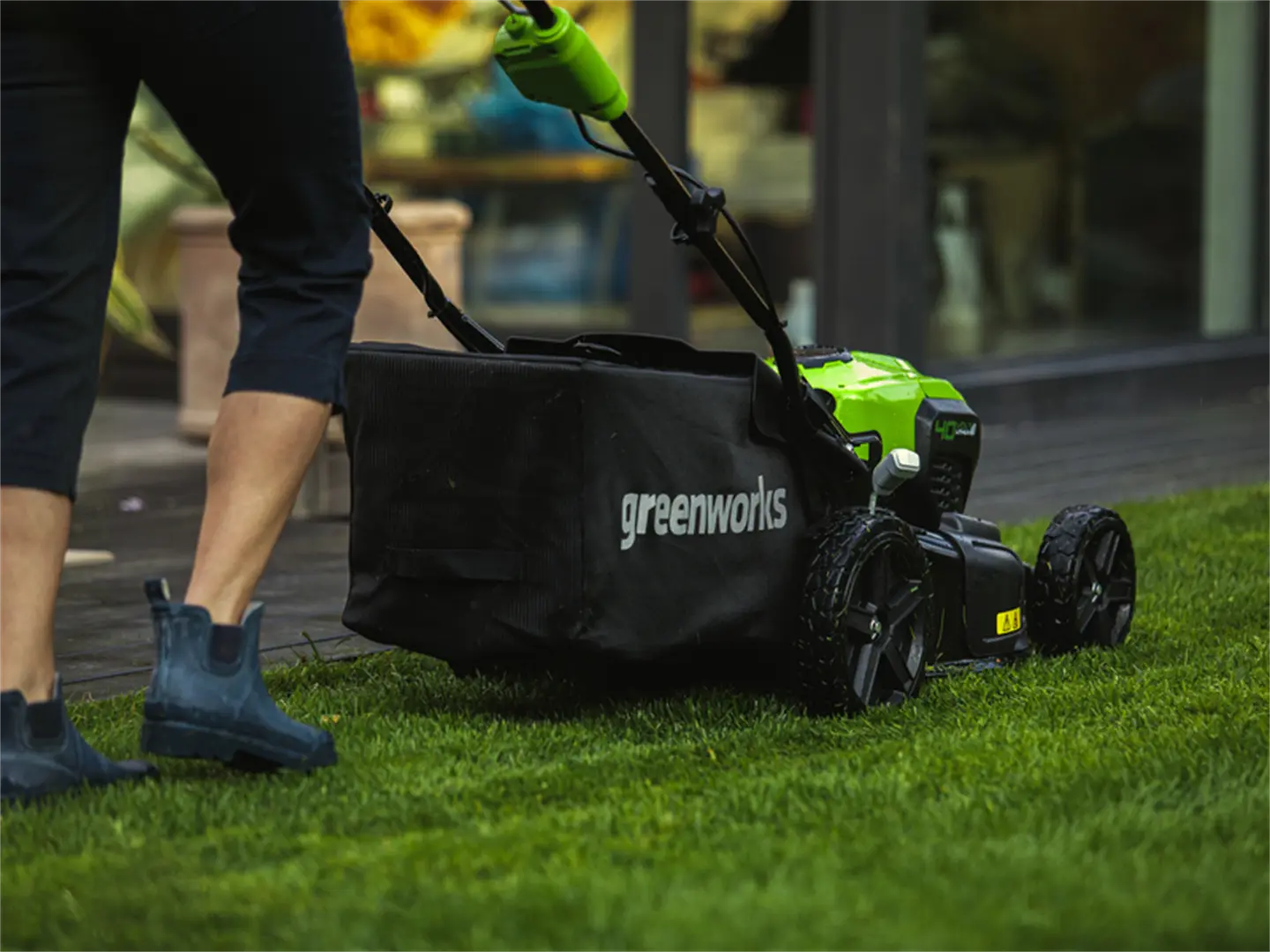 Akku-Rasenmäher mit Antrieb Greenworks GD40LM46SP