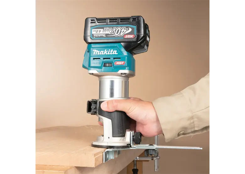 Fräsmaschine Makita XGT RT001GZ17